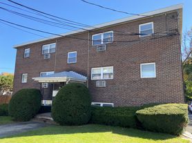 10 Flood St, Waltham, MA