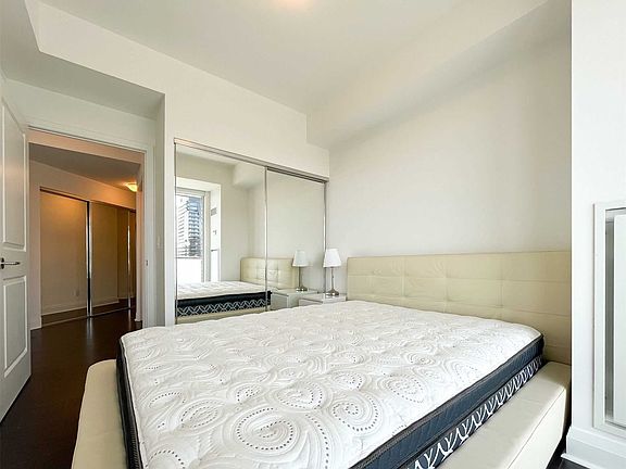 4th image of 1080 Bay St #2504