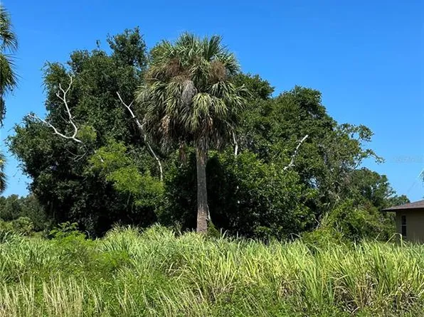 2705 9th Avenue Dr E, Palmetto, FL 34221