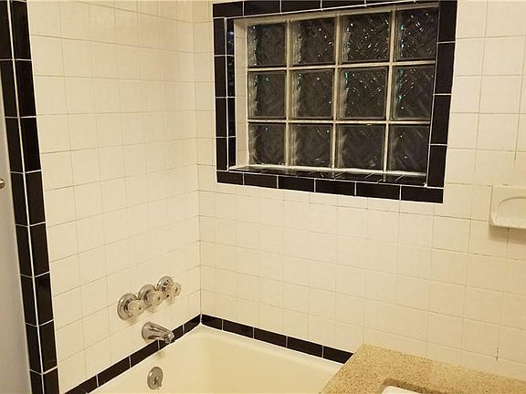 5th image of 307 W Federal St