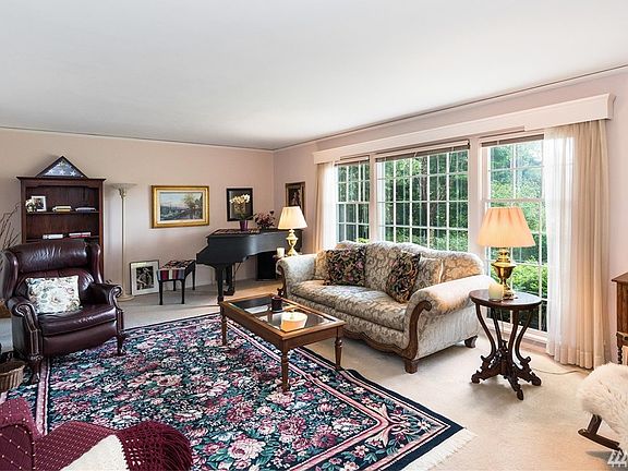 5th image of 4610 Kitsap Way