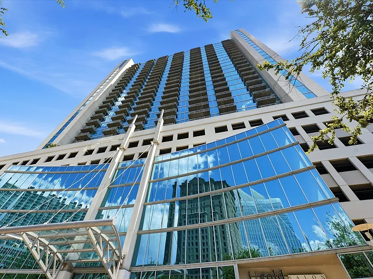 3324 Peachtree Rd NE #1403 — Photo 36