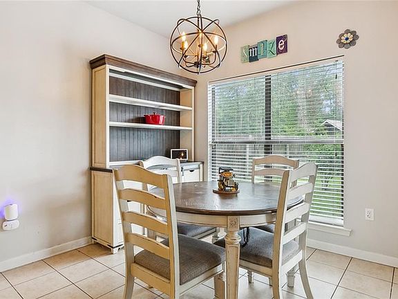 4th image of 417 Oakley Blvd