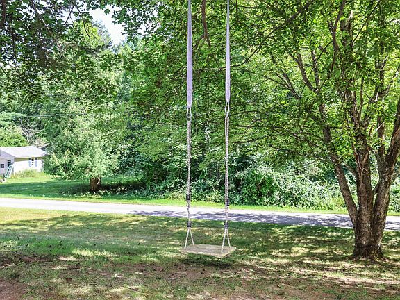 4th image of 169 Bow Bog Road