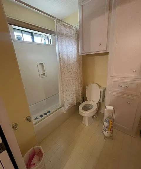 1102 Camelot Ln — Photo 8