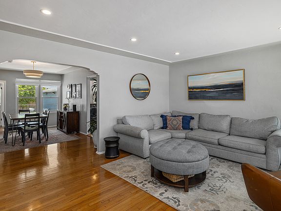 3rd image of 4561 47th St