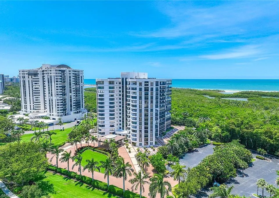 6075 Pelican Bay Blvd #605
