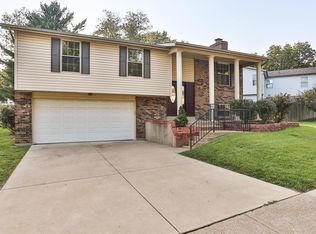 2734 Ashfield Dr, Saint Louis, MO 63129