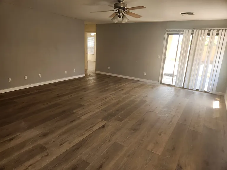 13715 W Marissa Dr — Photo 2