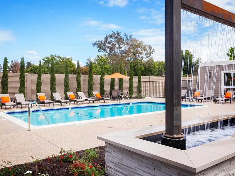 Halford Gardens Apartments — Photo 5