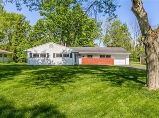 375 Hemingway Dr, Rochester, NY 14620