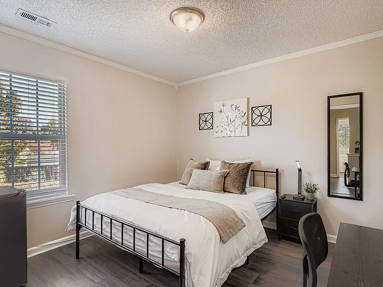 Osage Cir — Photo 1