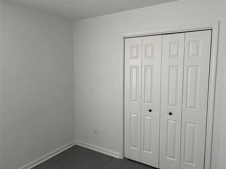 300 Harcourt Pl — Photo 32