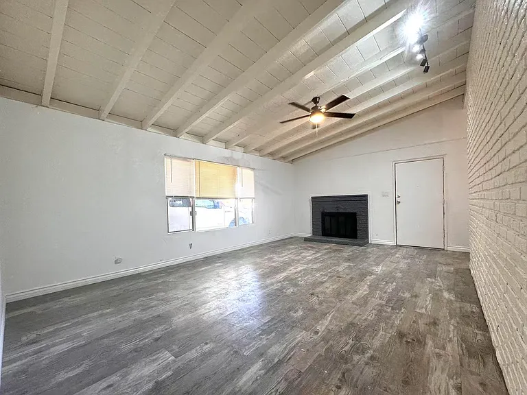 25189 Gentian Ave — Photo 6