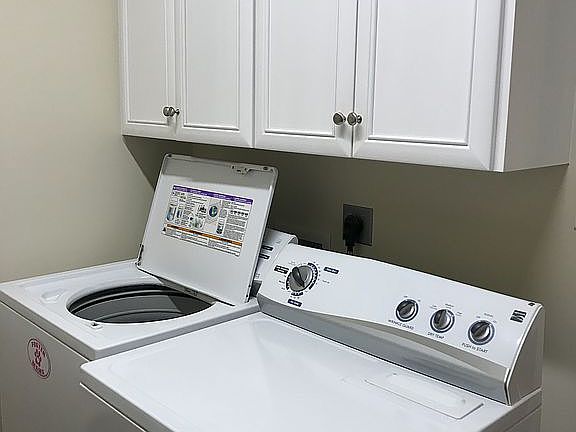 Washer&Dryer included