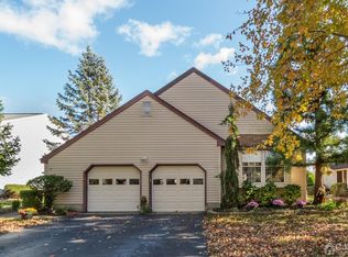 5 Bedfordshire Dr #5, Monroe Township, NJ 08831