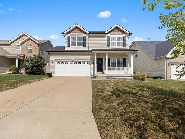230 Greengate Dr, Lake Saint Louis, MO 63367