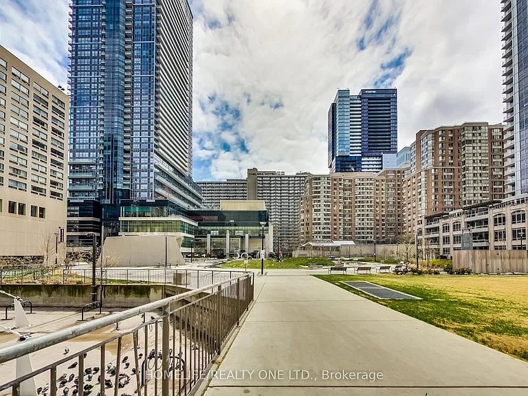 761 Bay St #2709 — Photo 36