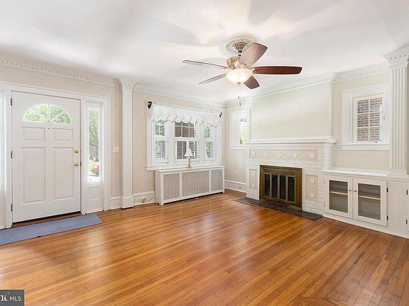 5th image of 2441 W 18th St
