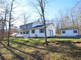 360 Acorn Dr, Lehighton, PA 18235