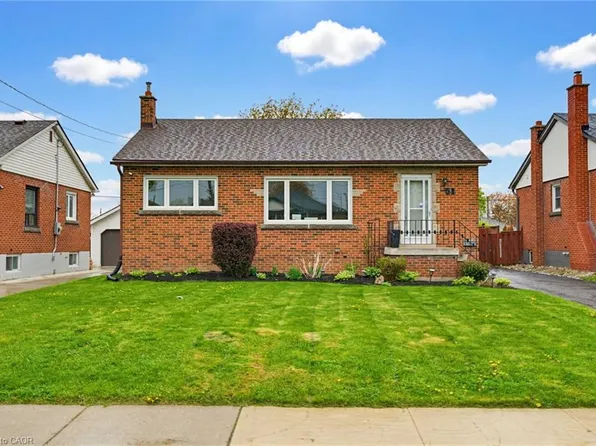 51 Bromley Rd, Hamilton, ON L9A 2E1