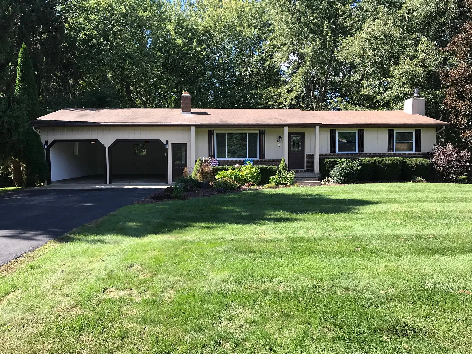 3 bed, 1232 sqft, $1,750 — Photo 1