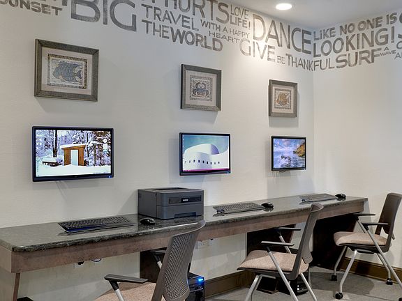 The Palms of Clearwater Computer Lab