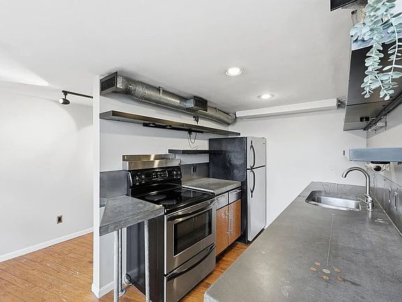 5th image of 444 N Front St #301
