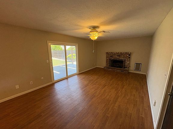 5th image of 294 E Julia Way