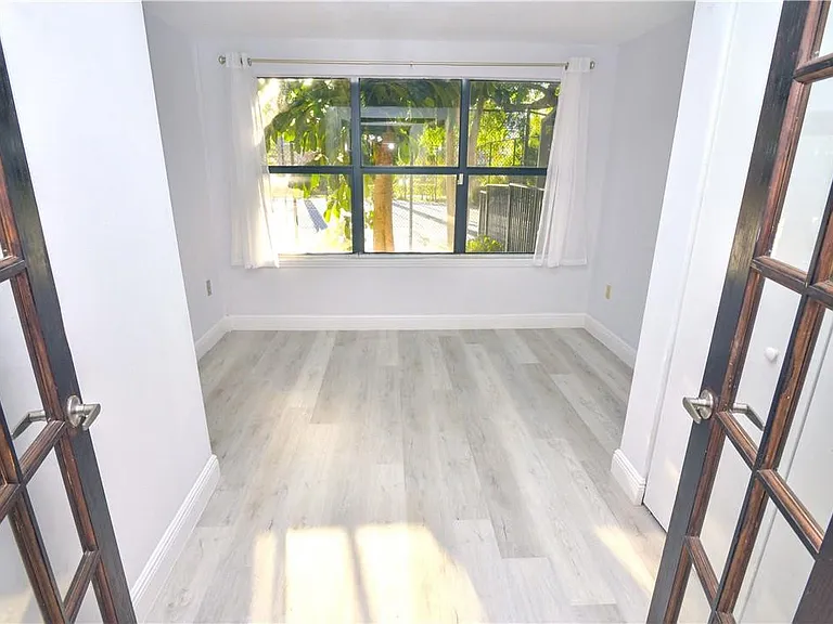 2313 N Congress Ave #12 — Photo 9