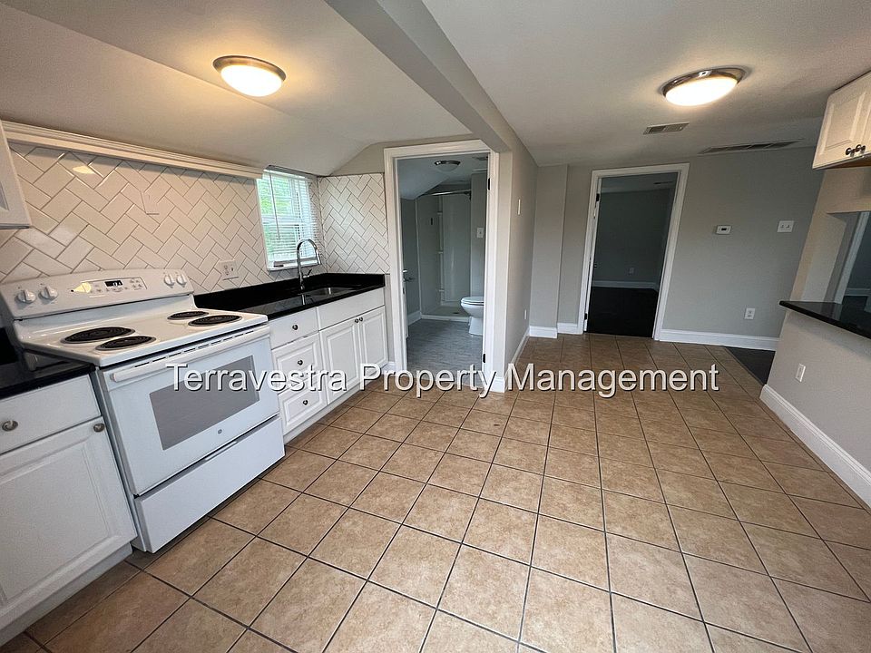 1st image of 110 Woodbury Turnersville Rd APT B