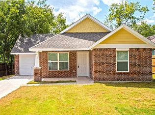 1018 E Myrtle St, Fort Worth, TX 76104