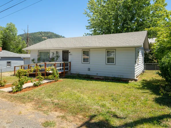 471 Fairchild St, Canyonville, OR 97417