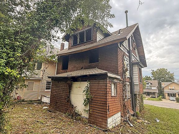 2nd image of 4015 Prospect Ave