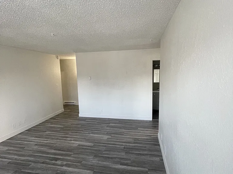1309 E Sylvan Cir #6 — Photo 23