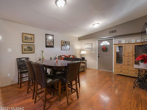 3rd image of 3341 N Howard Ave
