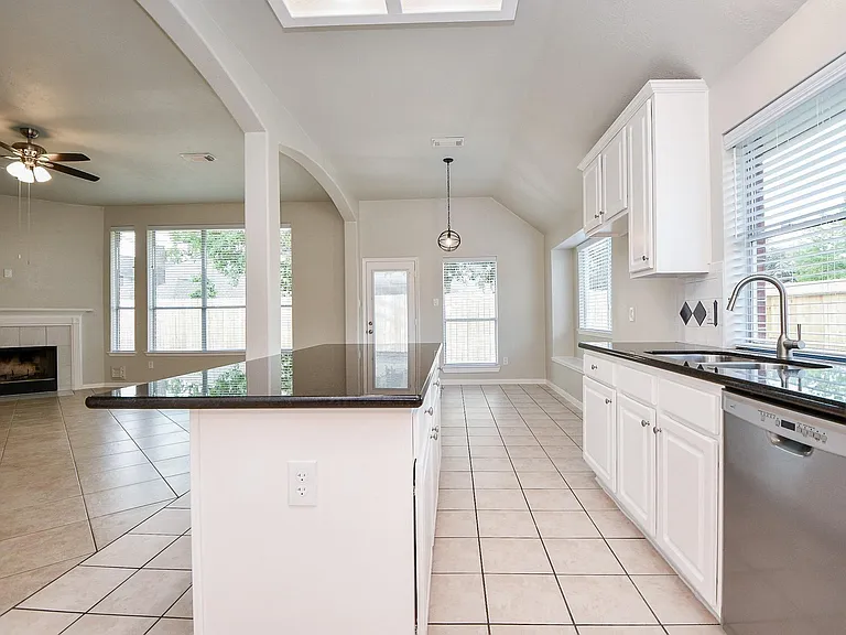 802 Childers Ct — Photo 27