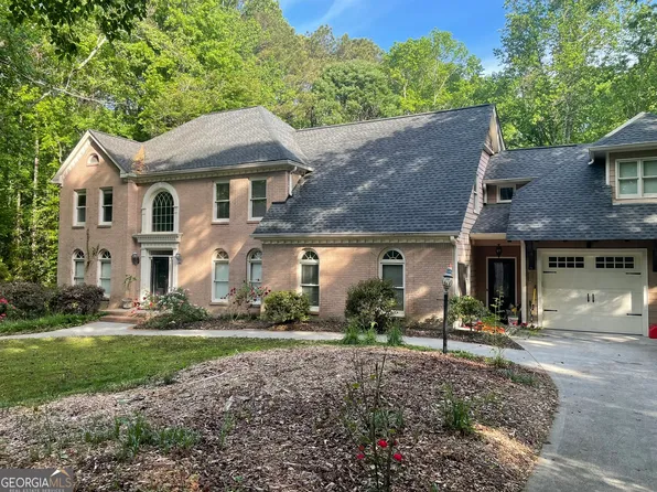 5279 Rocky Hill Dr SW, Lilburn, GA 30047