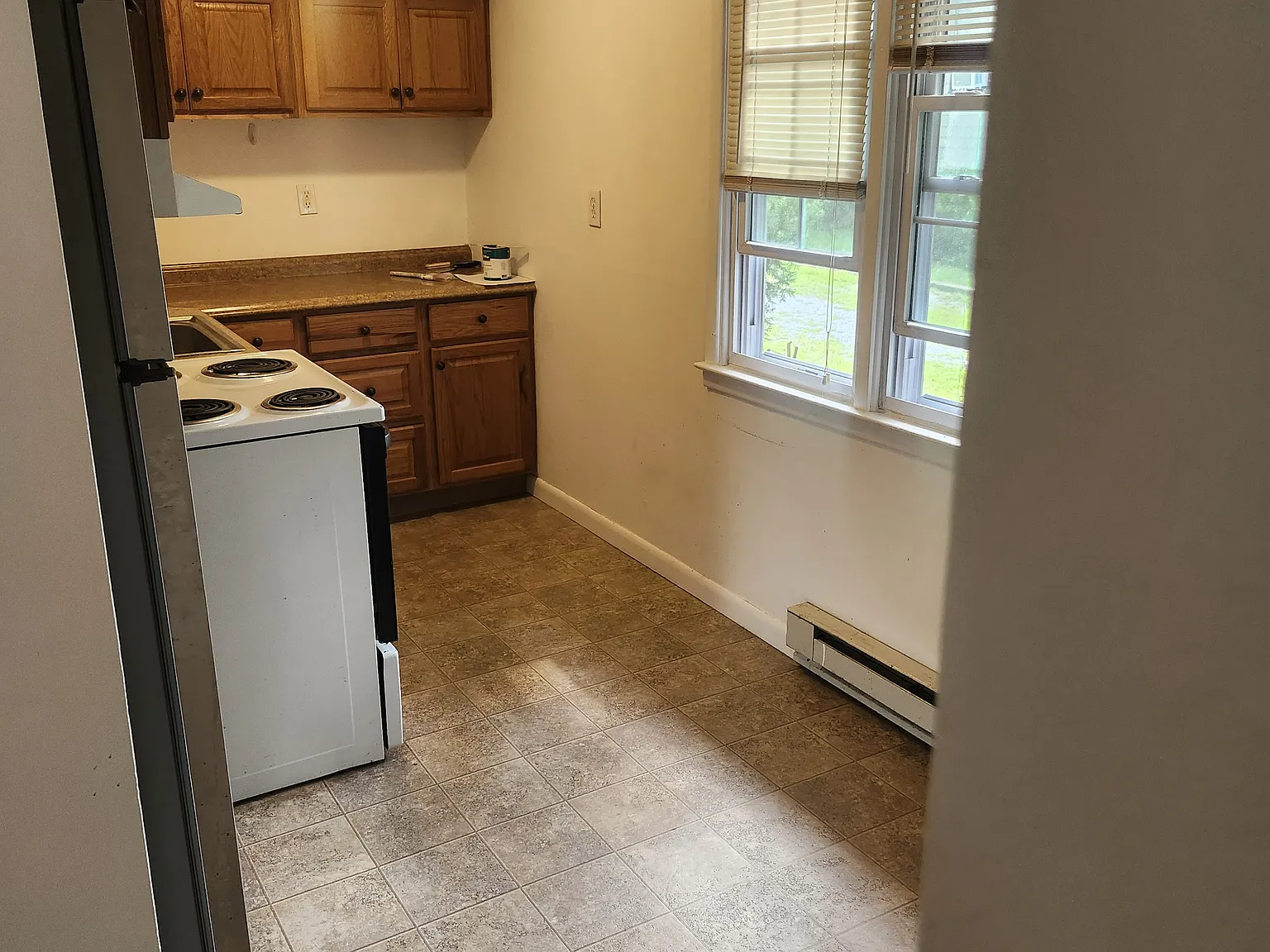 118 W Pierson Ave — Photo 3