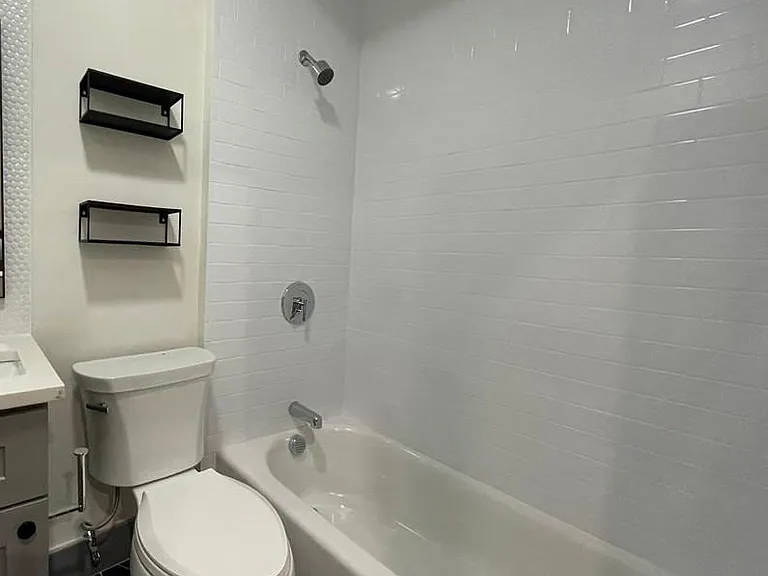 41 Long Ave #2 — Photo 3
