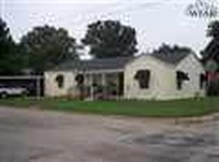 316 S Archer St, Henrietta, TX 76365