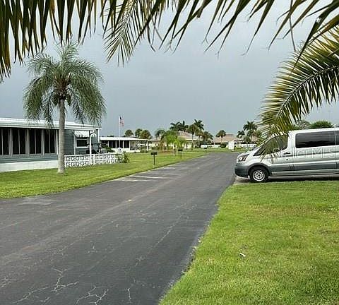3rd image of 333 La Rosas
