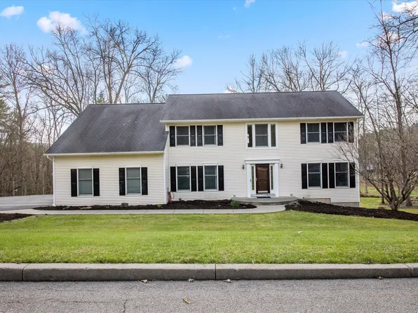 15 Hemlock Ln, Binghamton, NY 13901