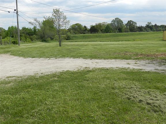 2nd image of 3368 N Old Highway 19