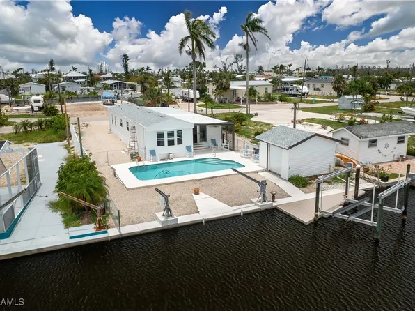 2704 Patterson Ct, Saint James City, FL 33956