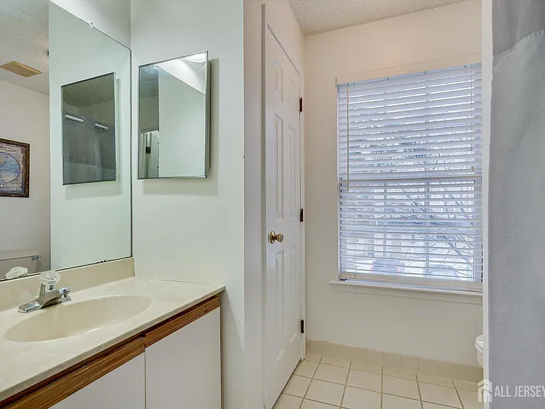 150 Prestwick Way — Photo 19