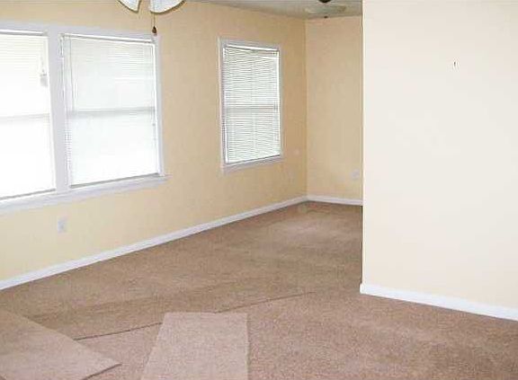 2nd image of 601 Mary Ann St