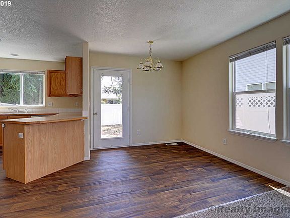 5th image of 1500 NE Herrold Ct