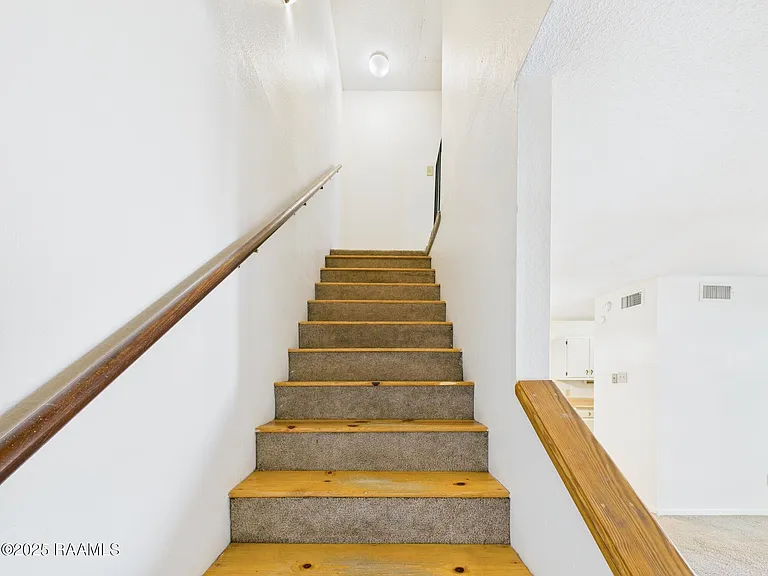 201 Fox Run Ave #1 — Photo 6