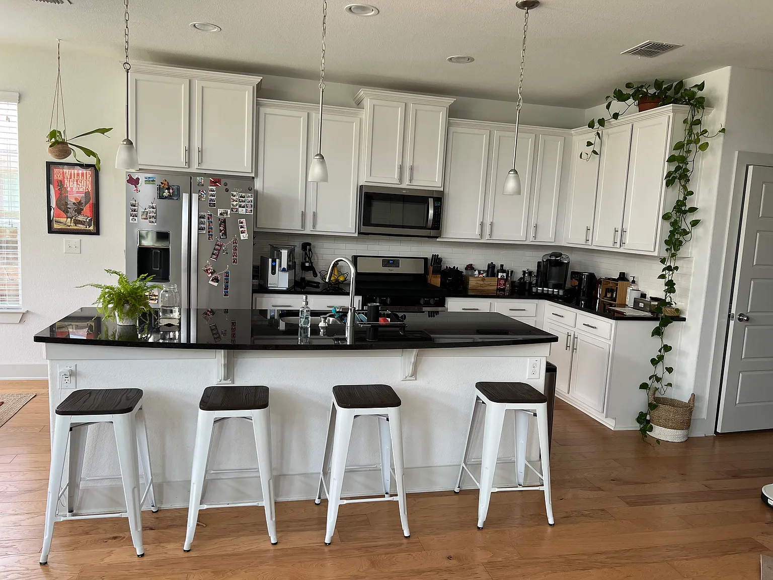 3 bed, 2.5 bath, 1884 sqft, $2,600 — Photo 4